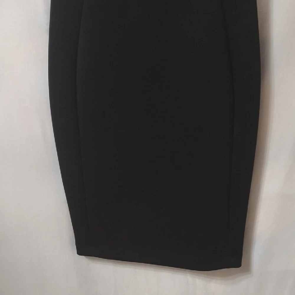 Elegant Black Dress with Blue Floral Accents - Picture 5 of 12